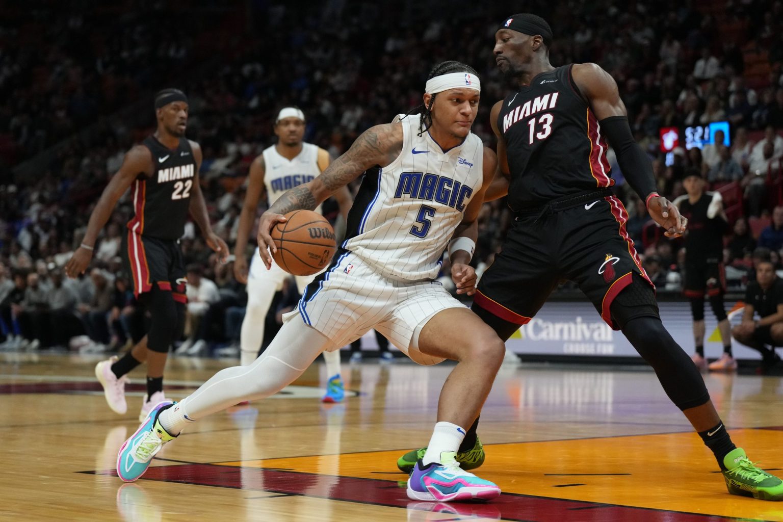 Paolo Banchero goes up against Bam Adebayo